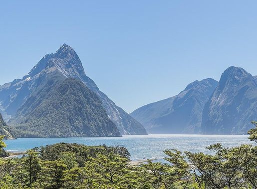 File:Milford Sound in Fiordland National Park 08.jpg - Wikimedia Commons