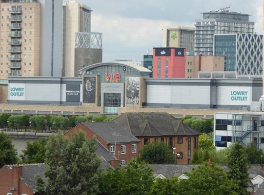 File:Vue cinema, Salford Quays, June 2016 (02).JPG - Wikimedia Commons