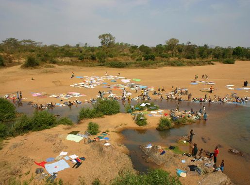 File:Lessive, Bénoué, Nord-Cameroun (25961605002).jpg - Wikimedia Commons