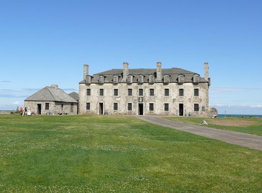 File:French castle at Fort Niagara 2.JPG - Wikimedia Commons