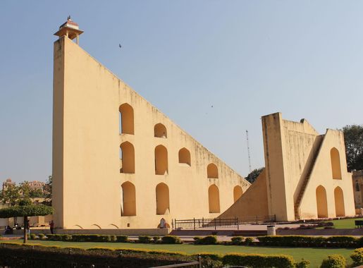 File:Jaipur, Jantar Mantar, Brihat Samrat Yantra (9713595658).jpg -  Wikimedia Commons