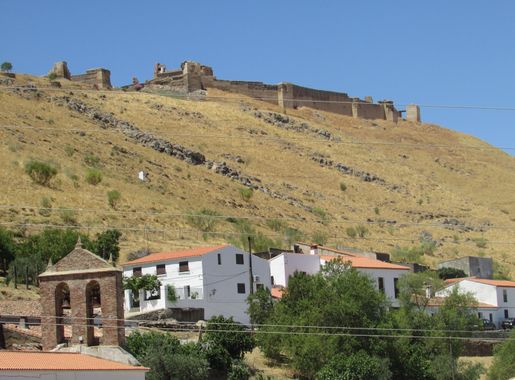 File:Alcazaba of Reina, Hilltop fortress 22 July 2016.JPG - Wikimedia  Commons