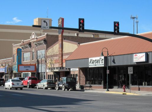 File:Main Street N 300 Block, Riverton WY.JPG - Wikimedia Commons