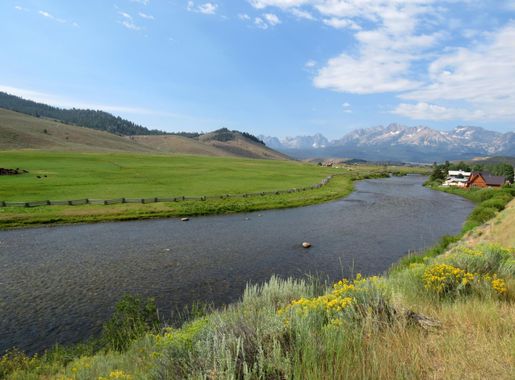 File:Salmon River near Lower Stanley, Idaho (15206299986).jpg - Wikimedia  Commons