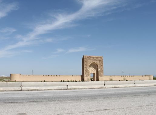 File:Rabat-i Malik caravanserai 1.JPG - Wikimedia Commons