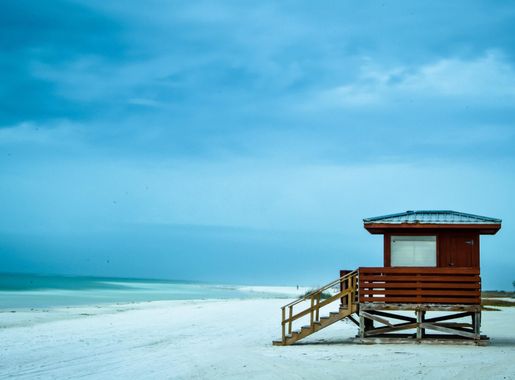 File:Lido Beach Rainy.jpg - Wikimedia Commons