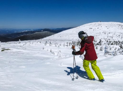 File:Skiier on saddleback.jpg - Wikimedia Commons