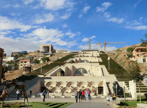 File:Cascade of Yerevan.JPG - Wikipedia