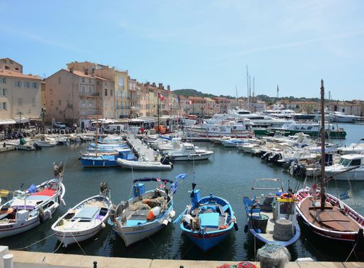 Fichier:Panoramaview of the old harbour of Saint-Tropez - panoramio.jpg —  Wikipédia