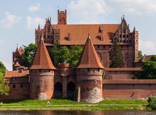 File:Castillo de Malbork, Polonia, 2013-05-19, DD 05.jpg - Wikimedia Commons