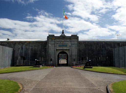 File:Entry of Fort Mitchel on Spike Island 1.jpg - Wikimedia Commons