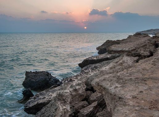 File:Rocky ridge of Jebel Fuwayrit.jpg - Wikimedia Commons