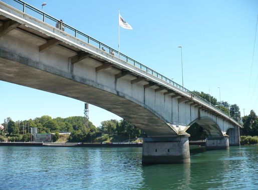 File:Puente Pedro de Valdivia en Valdivia.JPG - Wikimedia Commons