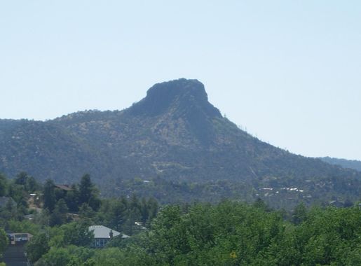 File:Thumb Butte.jpg - Wikimedia Commons