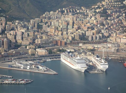 File:Aerial view - Harbour of Genoa, Italy - DSC01158.JPG - Wikimedia  Commons