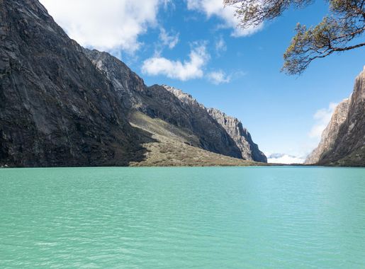 File:Lagunas Llanganuco-nX-9.jpg - Wikimedia Commons