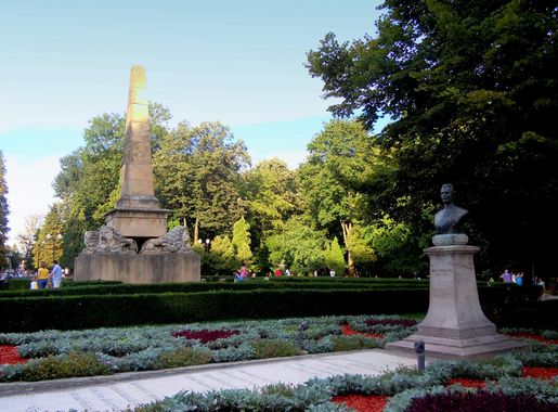 File:Mihai Eminescu's bust in Copou Garden 2.jpg - Wikimedia Commons