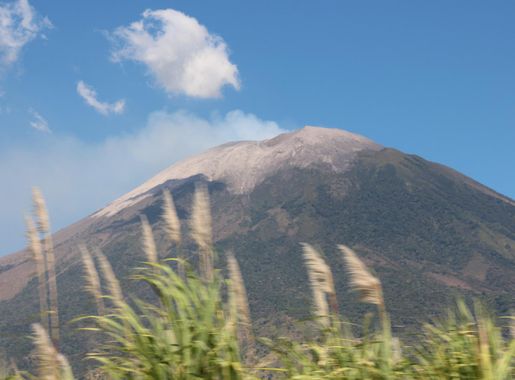 File:Vulkan Chaparrastique, El Salvador 2013 04.JPG - Wikimedia Commons
