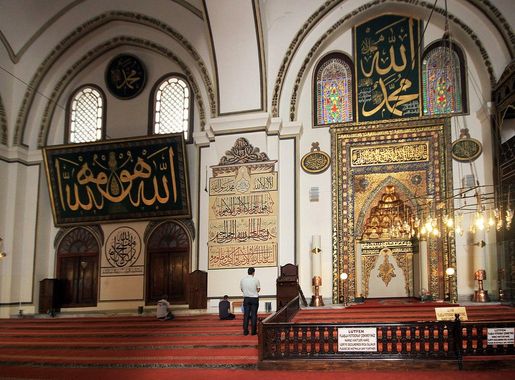 File:Bursa Ulu Cami interior Turkey 2013 7.jpg - Wikimedia Commons