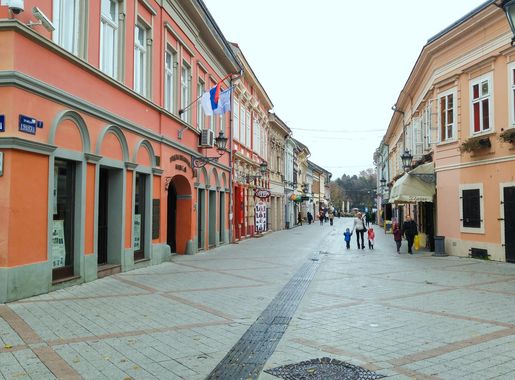 File:Dunavska street in Novi Sad.jpg - Wikimedia Commons