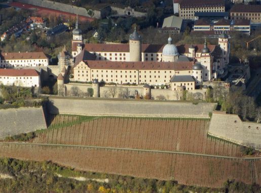 File:Luftbild Wuerzburg Festung Marienberg.JPG - Wikimedia Commons