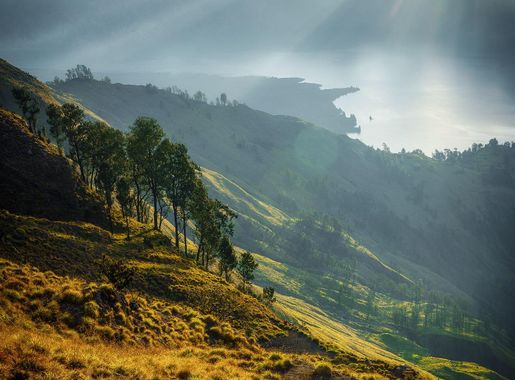 File:Sunset in Rinjani Mountain.jpg - Wikimedia Commons