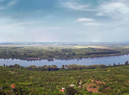 File:Danube in Ritopek, Serbia.jpg - Wikipedia