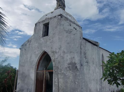 File:Lifou Chapelle ND de Lourdes 1.JPG - Wikimedia Commons