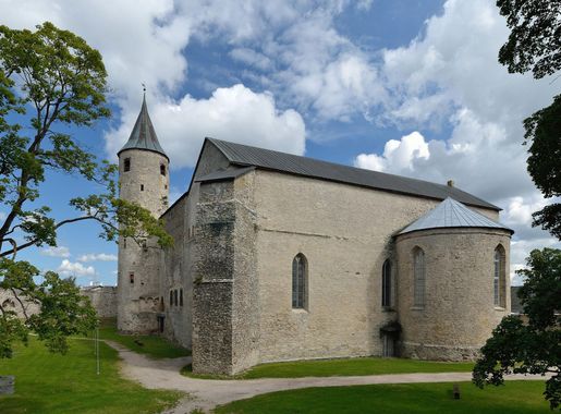 File:Haapsalu linnuse kirik 2012.jpg - Wikipedia