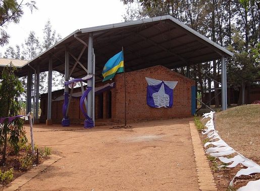 Fichier:Exterior of Ntarama Genocide Memorial Site - Rwanda - 01.jpg —  Wikipédia