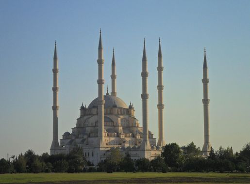 File:Sabancı Camii.JPG - Wikimedia Commons