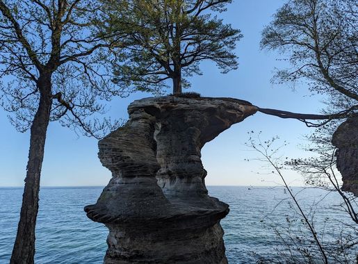 File:Chapel Rock in Pictured Rocks National Lakeshore.jpg - Wikipedia