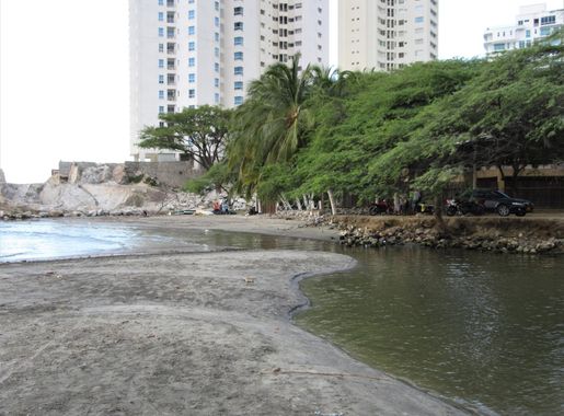 File:2018 El Rodadero (Santa Marta) - Playa Salguero, desembocadura del río  Gaira - Colombia.jpg - Wikimedia Commons