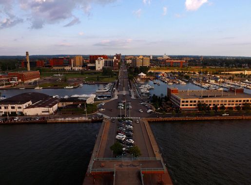 File:Erie Pa from Bicentennial Tower.JPG - Wikimedia Commons