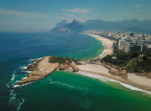 File:Arpoador Rock and Ipanema Beach 2.jpg - Wikimedia Commons