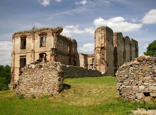 Plik:Bodzentyn zamek 20080701 3712.jpg – Wikipedia, wolna encyklopedia