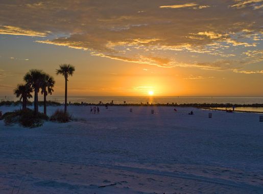 File:Clearwater Beach, Florida (34765894373).jpg - Wikimedia Commons