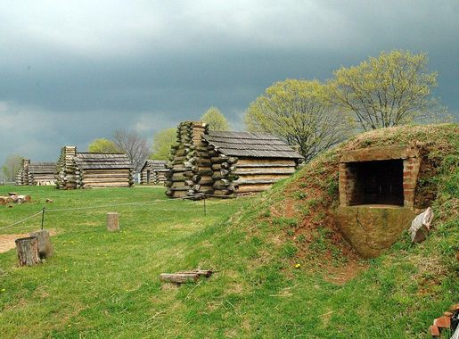 File:Valley Forge oven and cabins.jpg - Wikimedia Commons