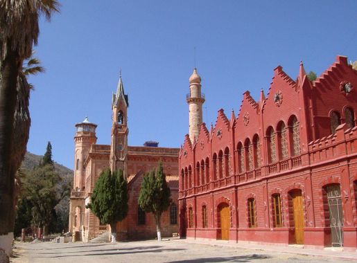 Archivo:Castillo del Principado de La Glorieta Sucre Bolivia.jpg -  Wikipedia, la enciclopedia libre
