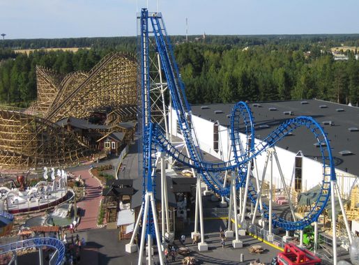 File:Cobra Powerpark.JPG - Wikimedia Commons
