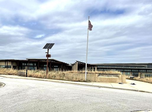 File:Neal Smith National Wildlife Refuge-Visitor Center.jpg - Wikimedia  Commons