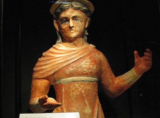 File:Khalchayan terracotta statue. Termez Archaeological Museum.jpg -  Wikipedia