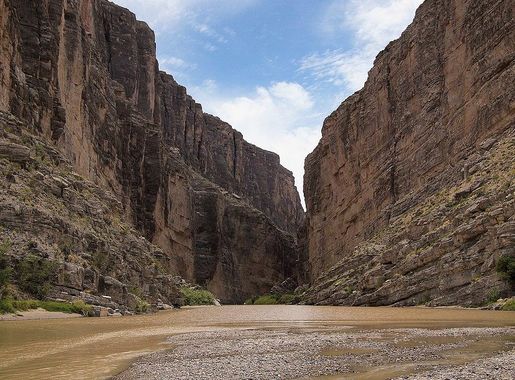 File:Canyon, Rio Grande, Texas.jpeg - Wikipedia