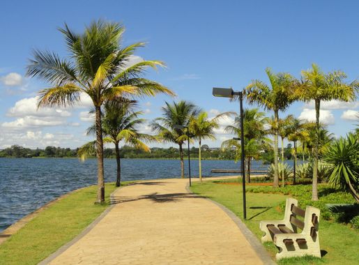 File:Paranoá Lake from Pontão do Lago Sul - Brasilia - DSC00229.JPG -  Wikimedia Commons