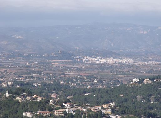 File:Urbanizaciones y Chiva.JPG - Wikipedia