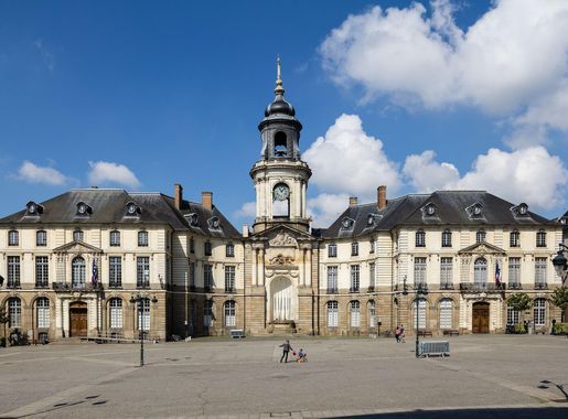 File:Façade de l'hôtel de ville, Rennes, France.jpg - Wikimedia Commons