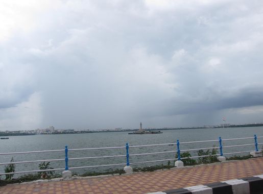 File:Hussain Sagar Lake - Necklace Road, Hydrabad 07.jpg - Wikimedia Commons