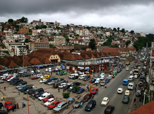File:Antananarivo - Analakely.jpg - Wikipedia