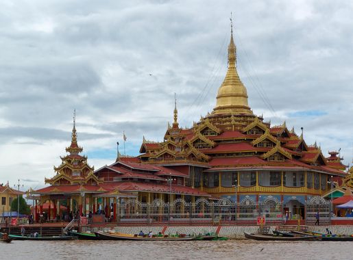 File:20160805 Hpaung Daw U Pagoda Inle Lake Myanmar 7616 DxO.jpg -  Wikimedia Commons