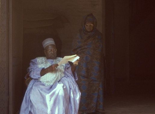 File:Sultan Ibrahim Mbombo Njoya.jpg - Wikimedia Commons
